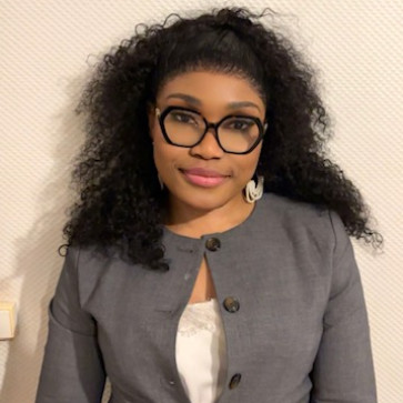 Lauriana Epouse NZUZI PAOLINA