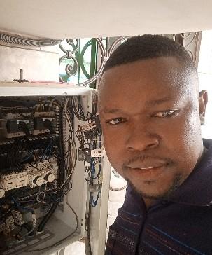 JULIUS TRESOR CHOMBONG TENE