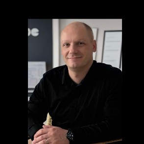 Stephen KUCZYK